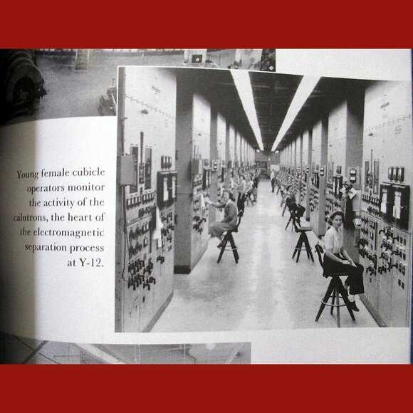 Book-The Girls of Atomic City: The Untold Story of the Women Who Helped Win WWII - Picture 5 of 16
